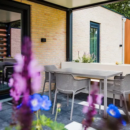 In Veluwe With Veranda 度假居 *