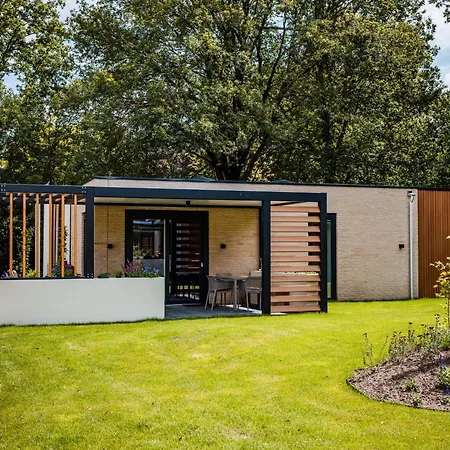 度假居 In Veluwe With Veranda 福尔特赫伊曾